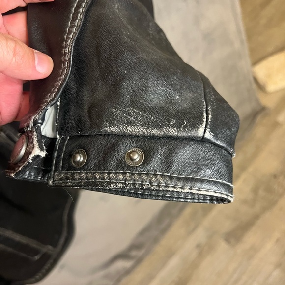 Tommy Bahama Distressed Leather Jacket - Size Large - Picture 8 of 14